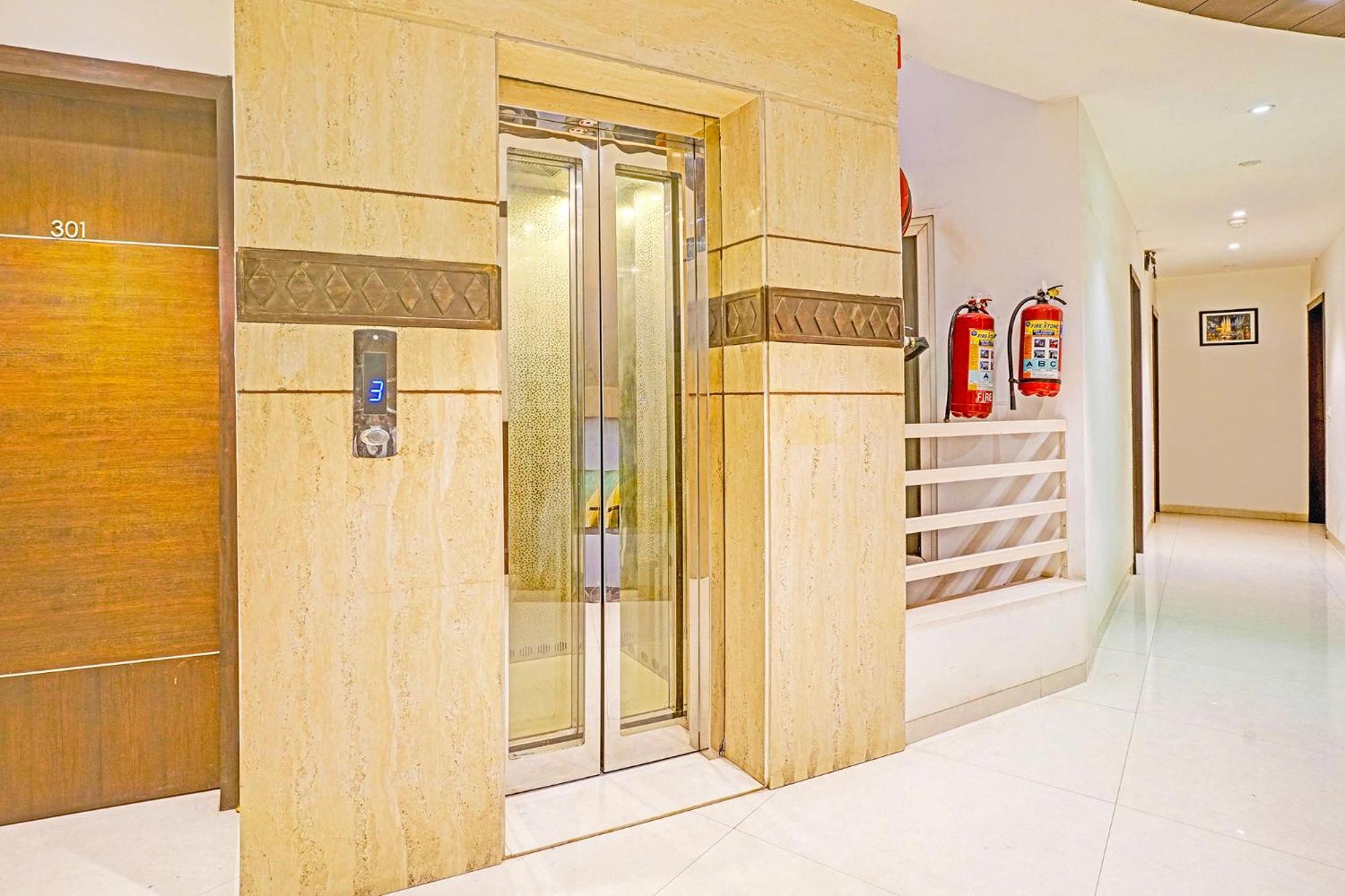 Fabhotel Prime Sky Light 바도다라 외부 사진