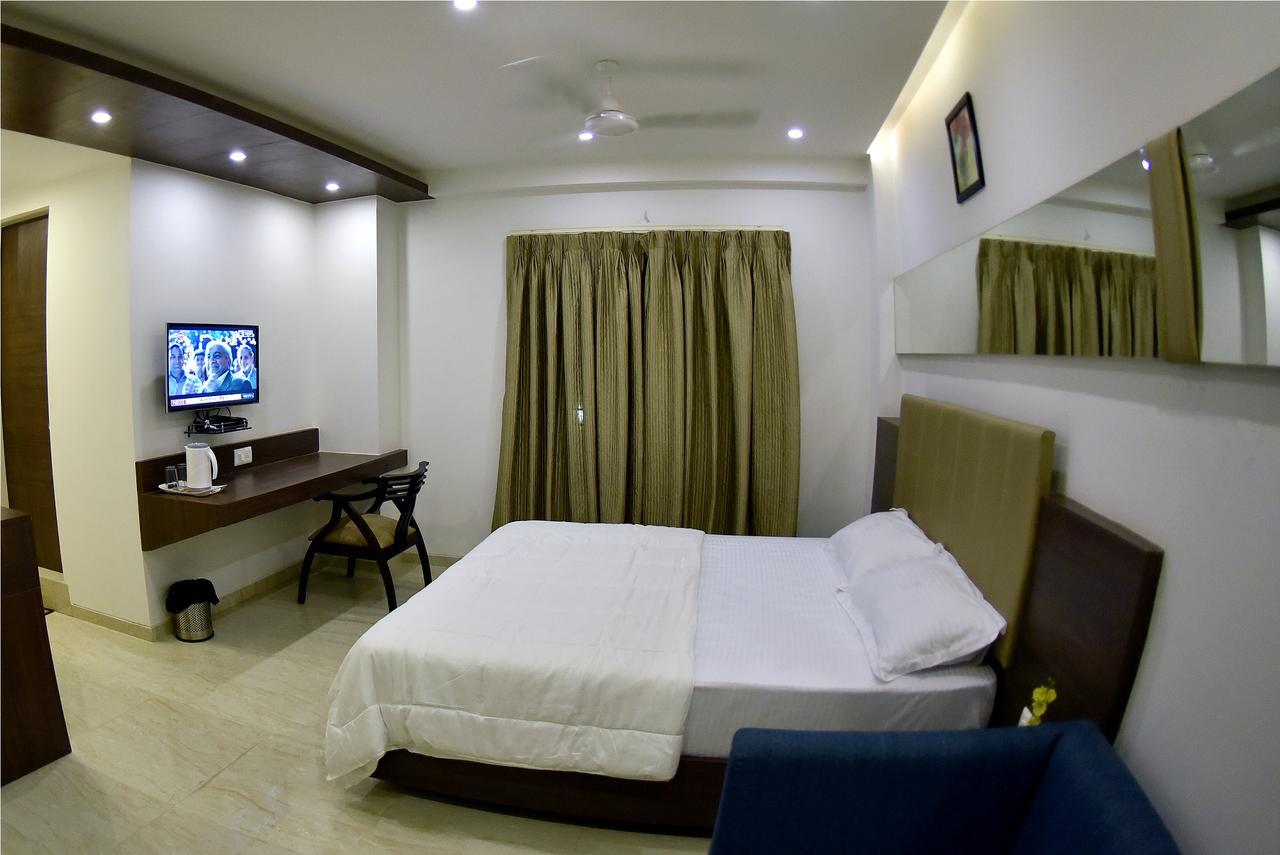 Fabhotel Prime Sky Light 바도다라 외부 사진